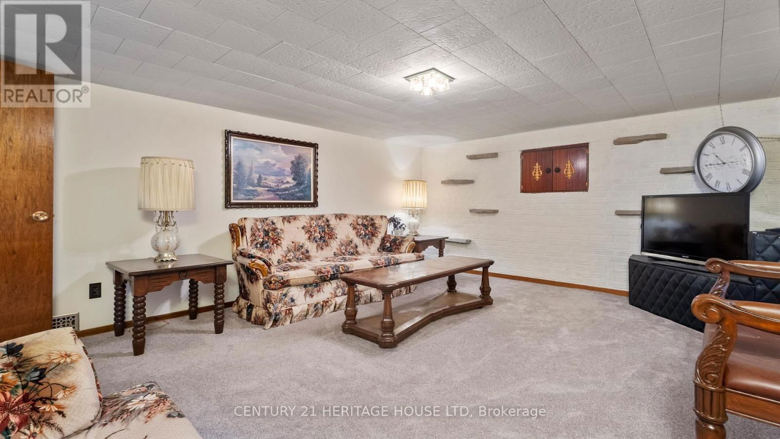 195 PARIS ROAD Image 31