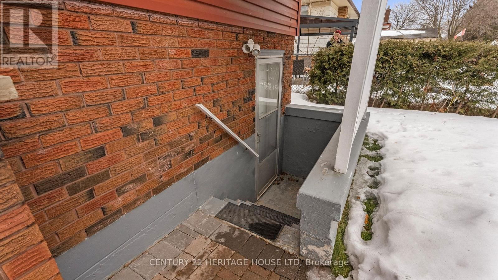 195 PARIS ROAD Image 32