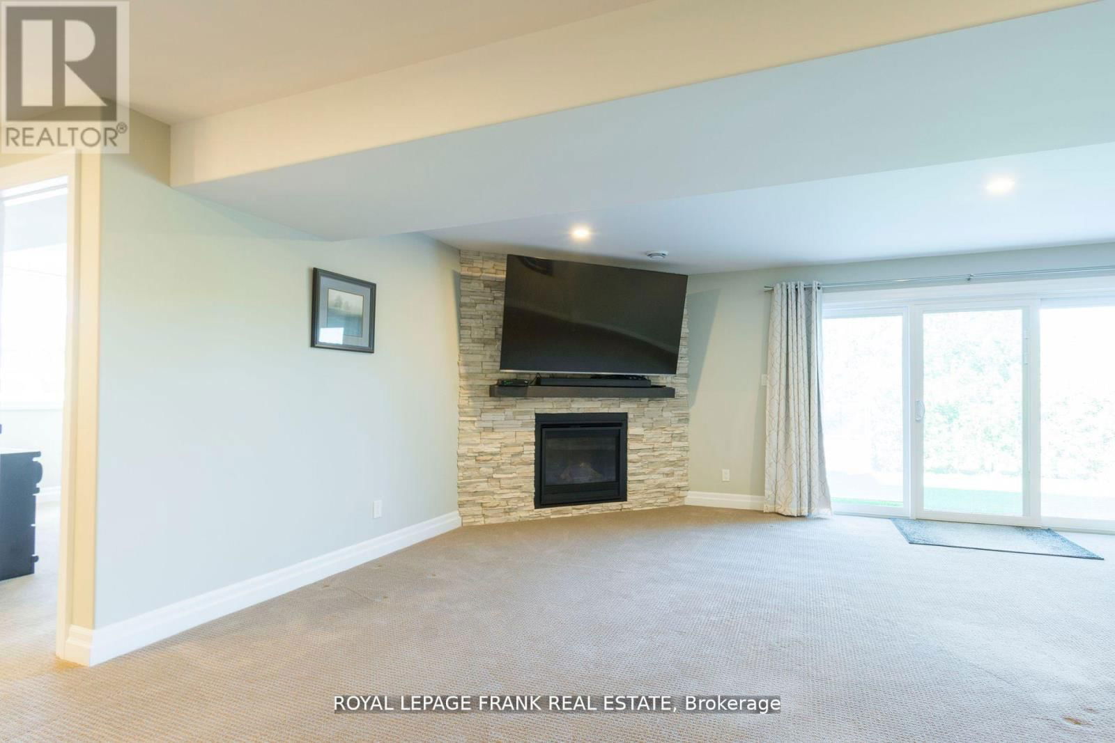 4 SPARTAN COURT Image 14