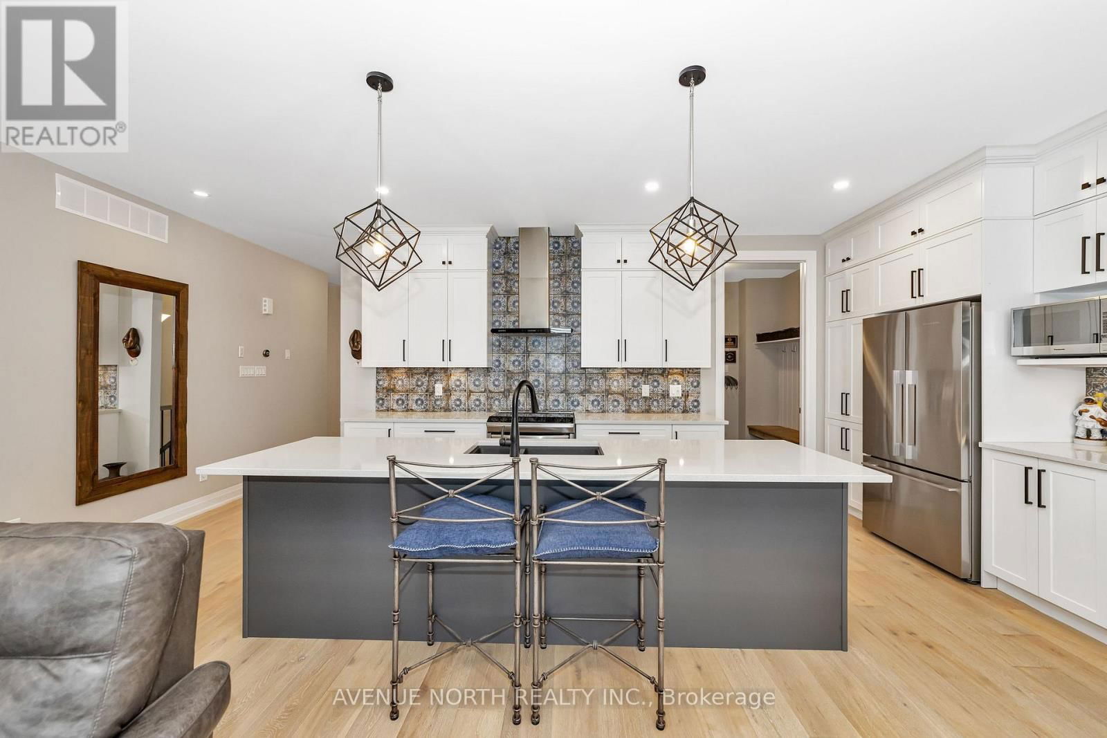 742 COAST CIRCLE Image 11