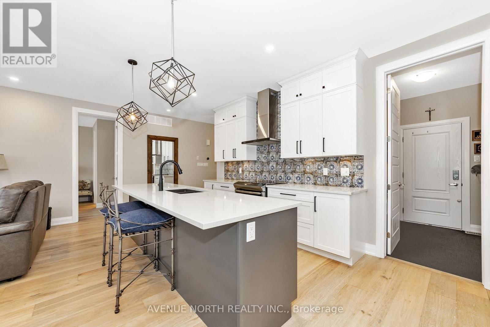 742 COAST CIRCLE Image 12