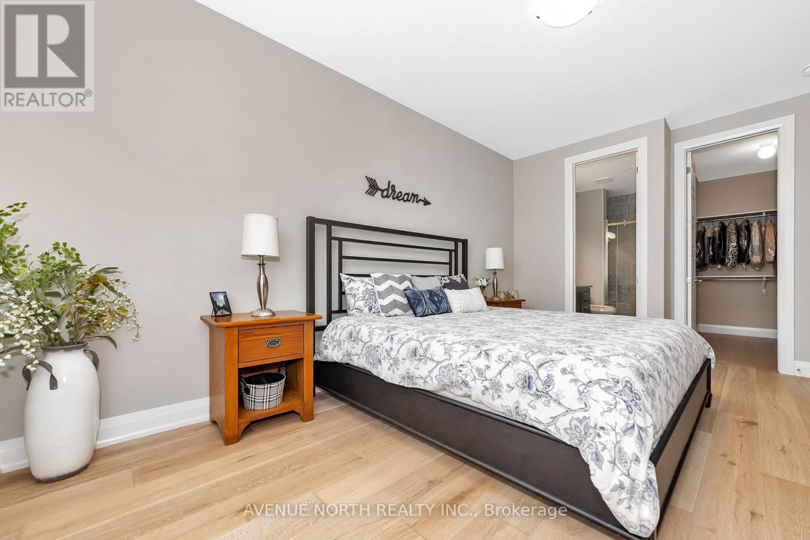 742 COAST CIRCLE Image 22