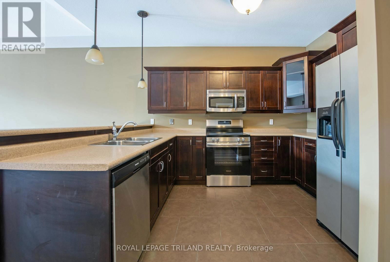 9 - 1571 CORONATION DRIVE Image 13