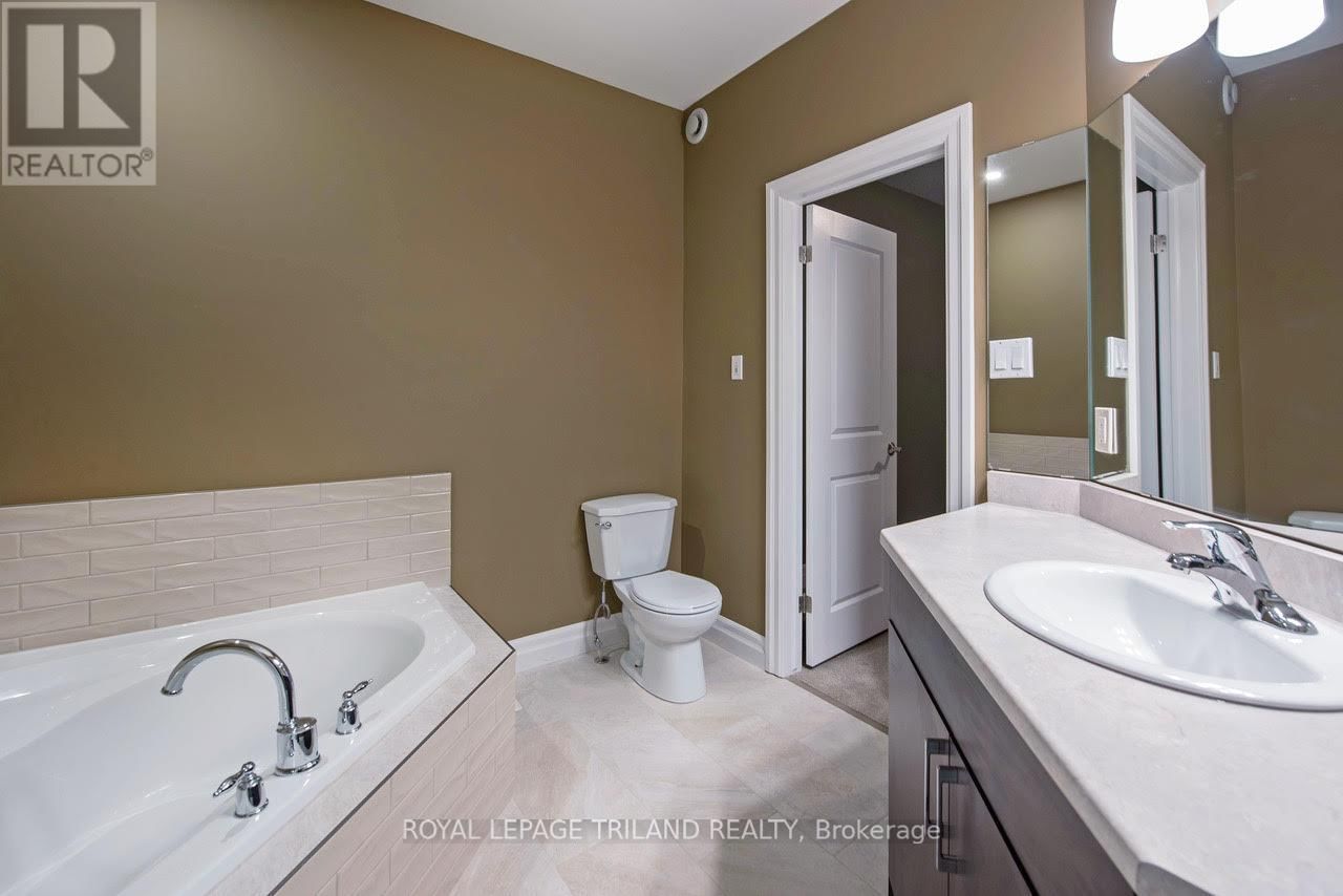 9 - 1571 CORONATION DRIVE Image 30