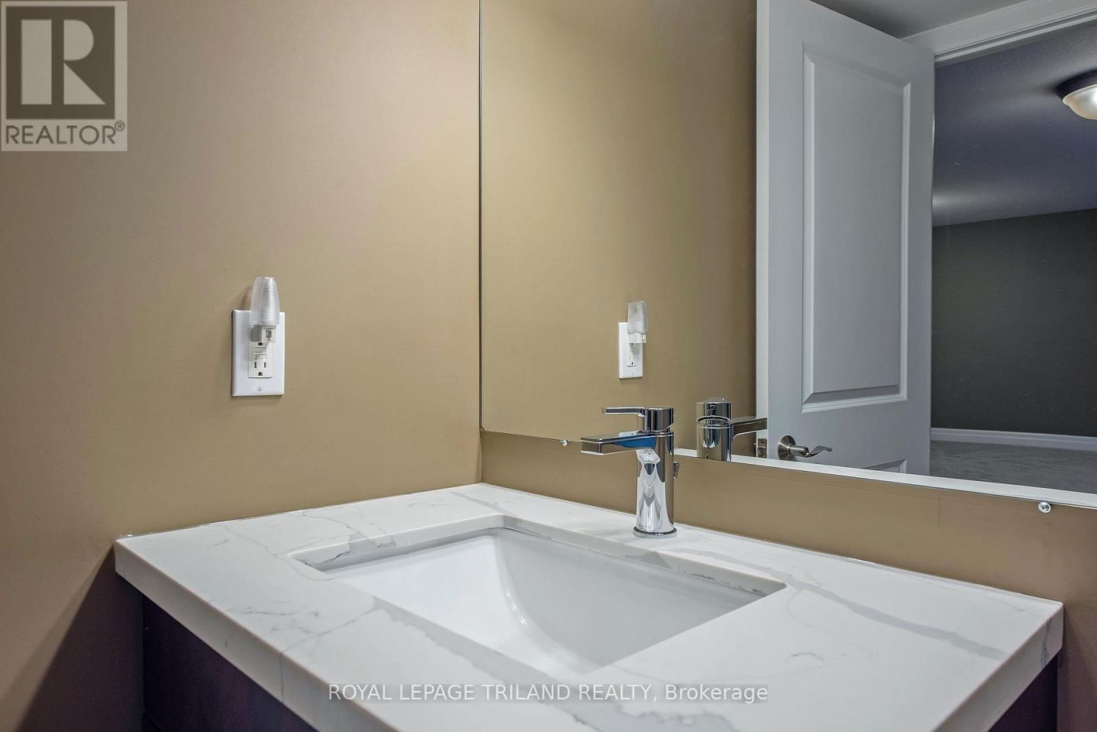 9 - 1571 CORONATION DRIVE Image 37