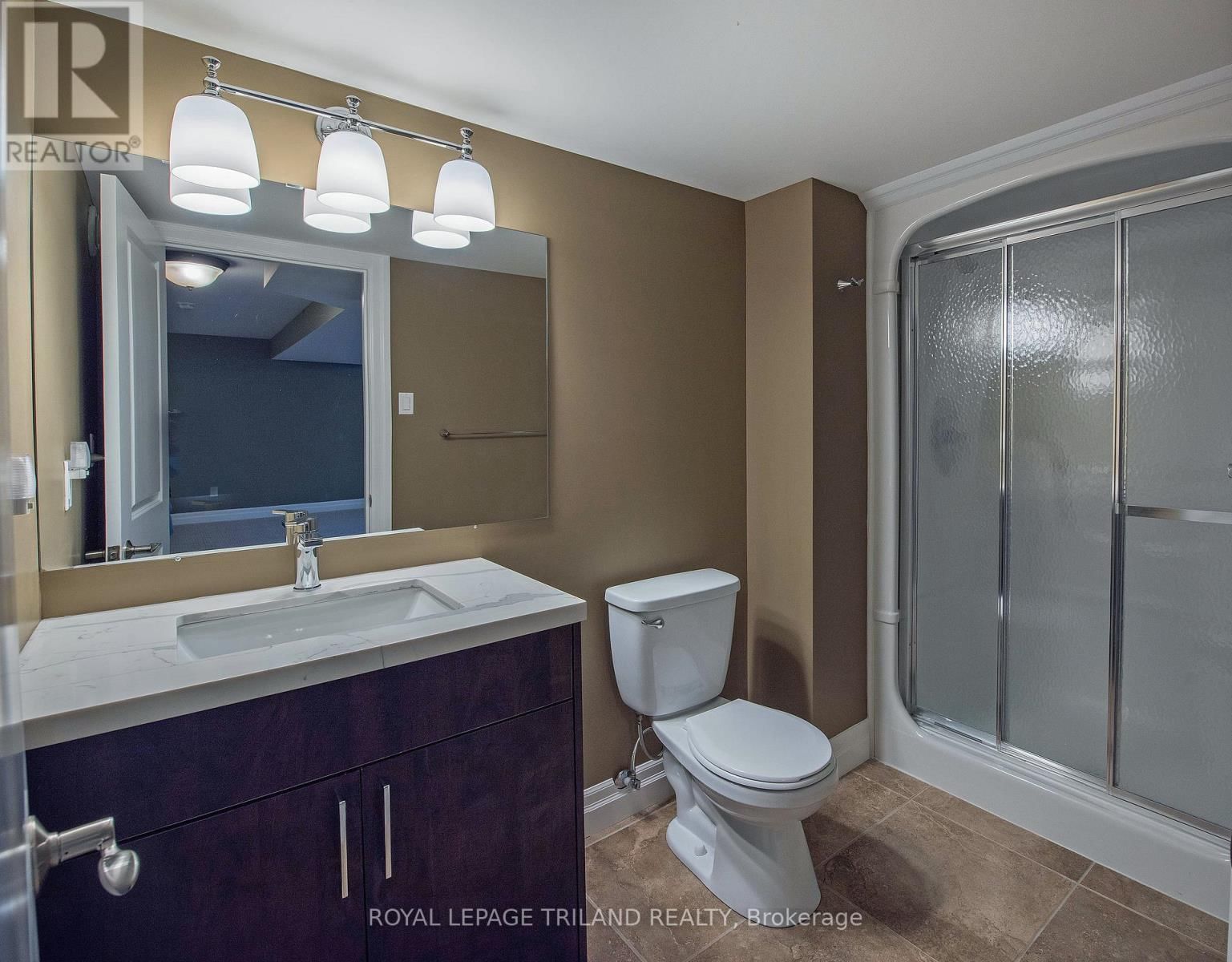 9 - 1571 CORONATION DRIVE Image 38
