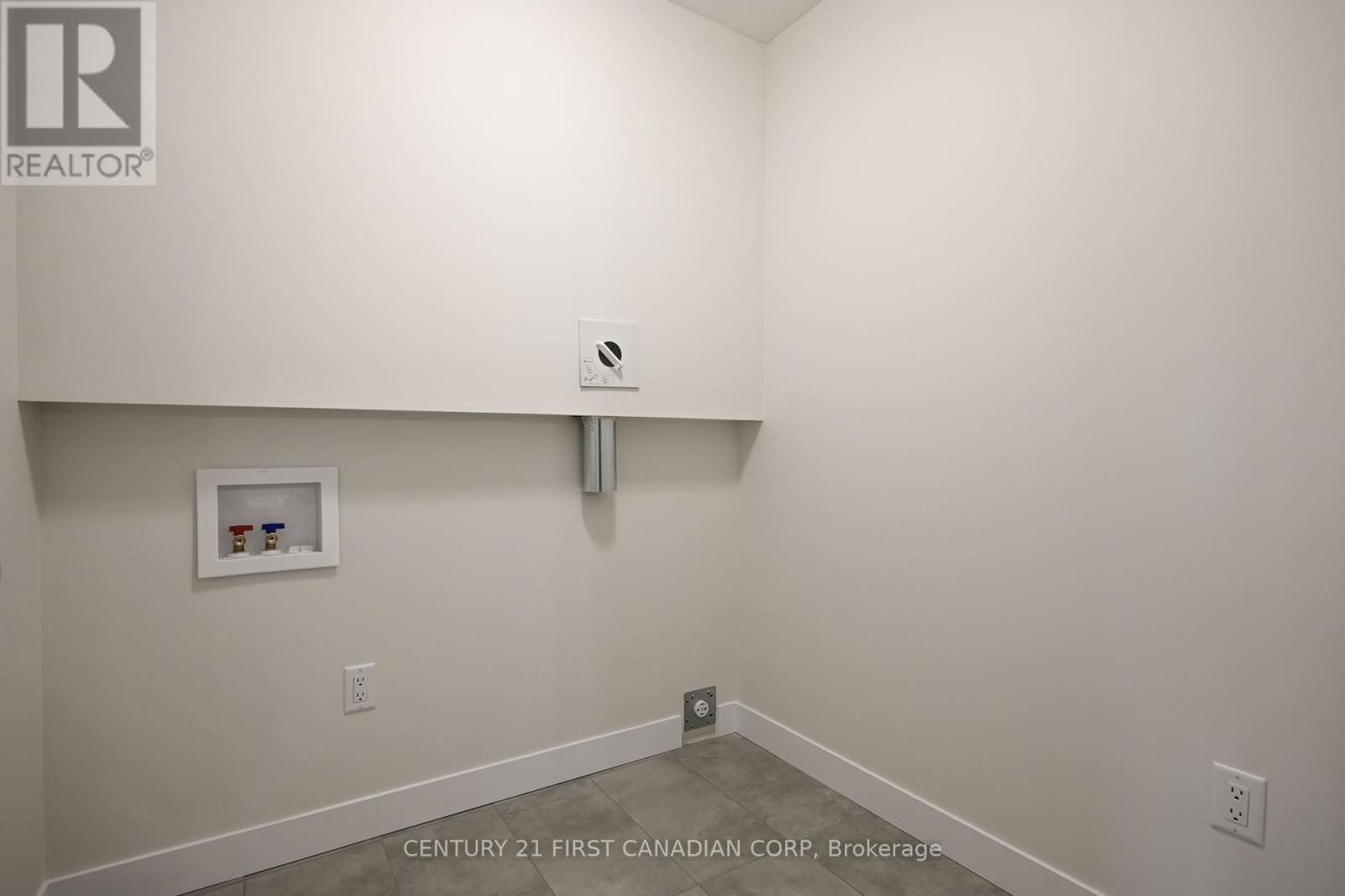 6686 HAYWARD DRIVE Image 21