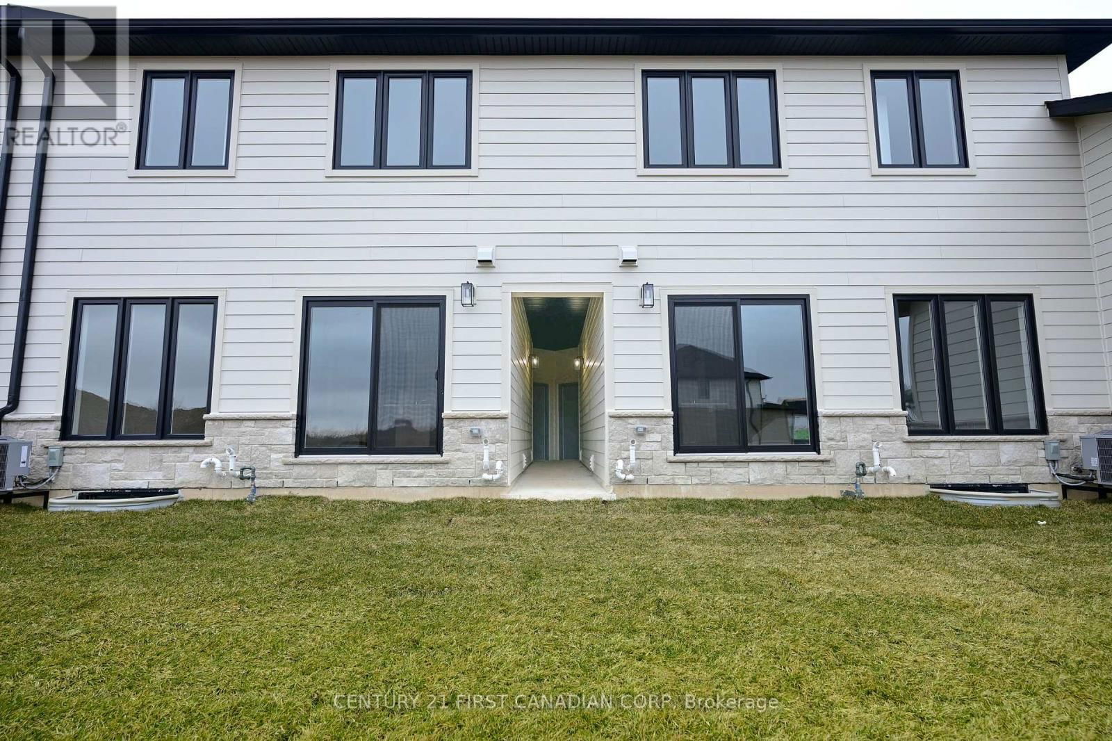 6686 HAYWARD DRIVE Image 24