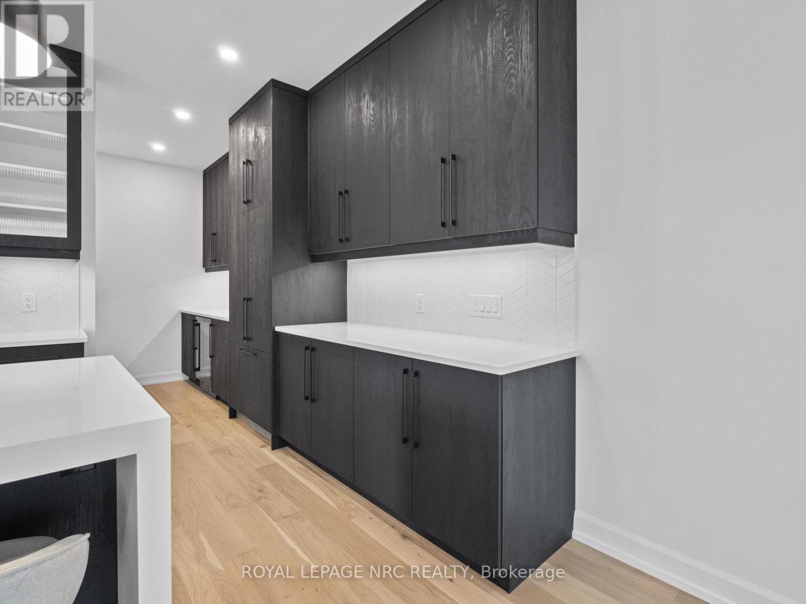200 KLAGER AVENUE Image 12