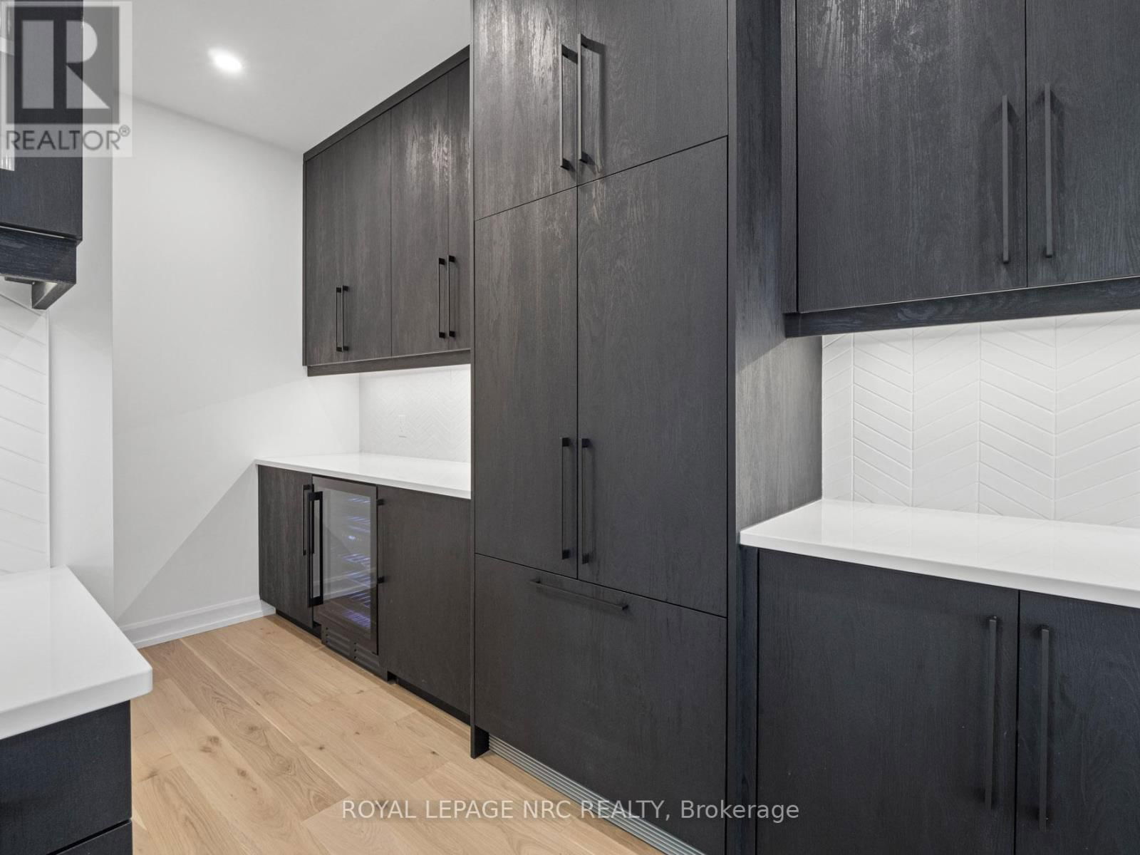 200 KLAGER AVENUE Image 14
