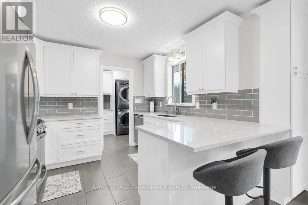 347 DOWNS ROAD Image 11