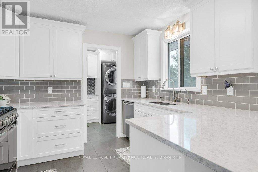 347 DOWNS ROAD Image 12