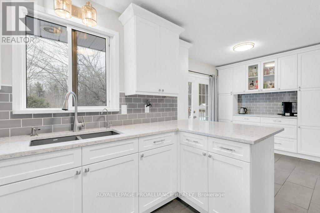 347 DOWNS ROAD Image 14