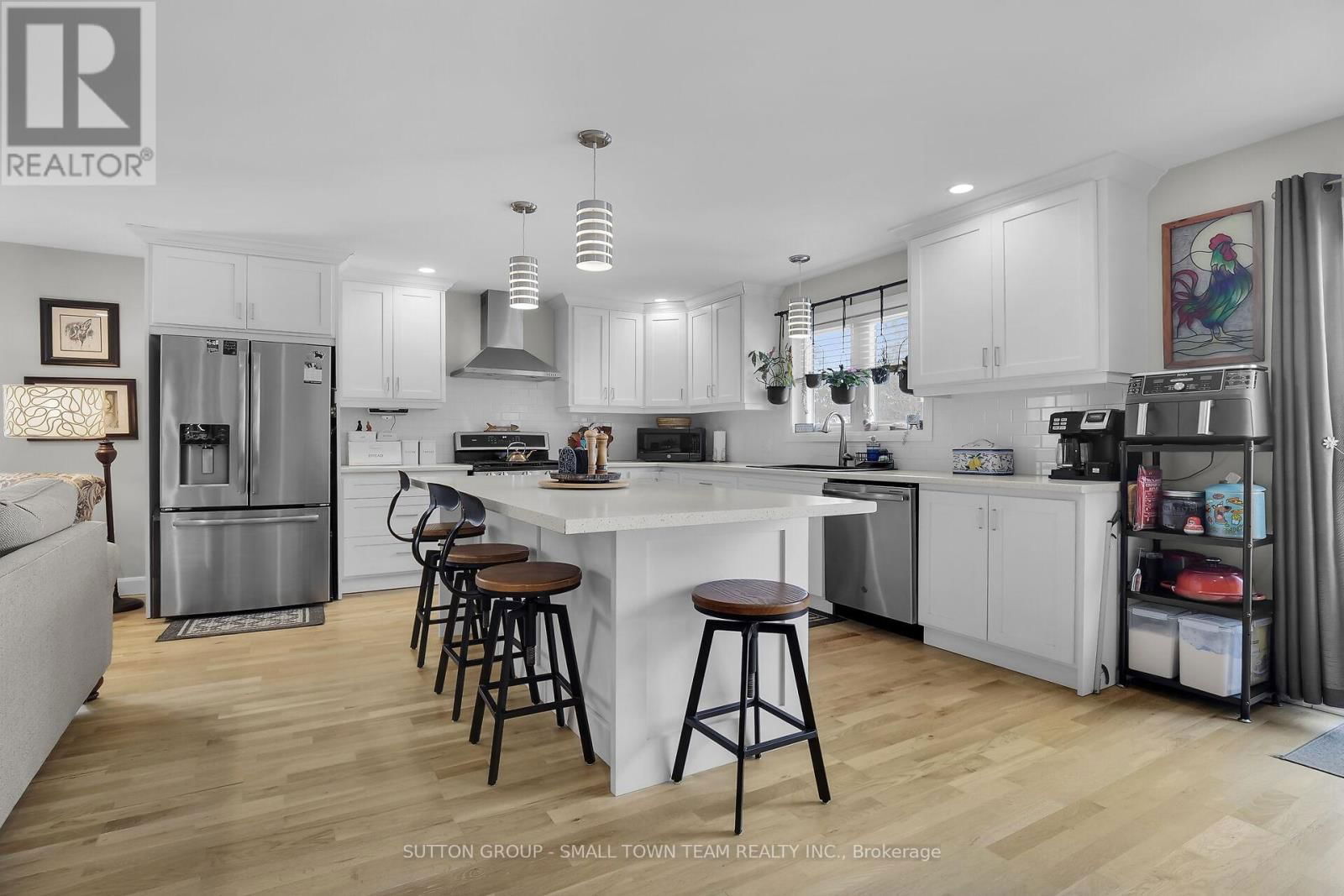 162 ROLAND STREET Image 11