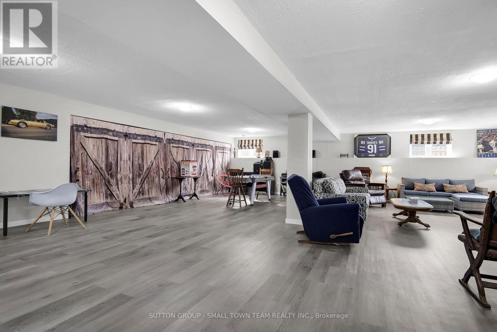 162 ROLAND STREET Image 26
