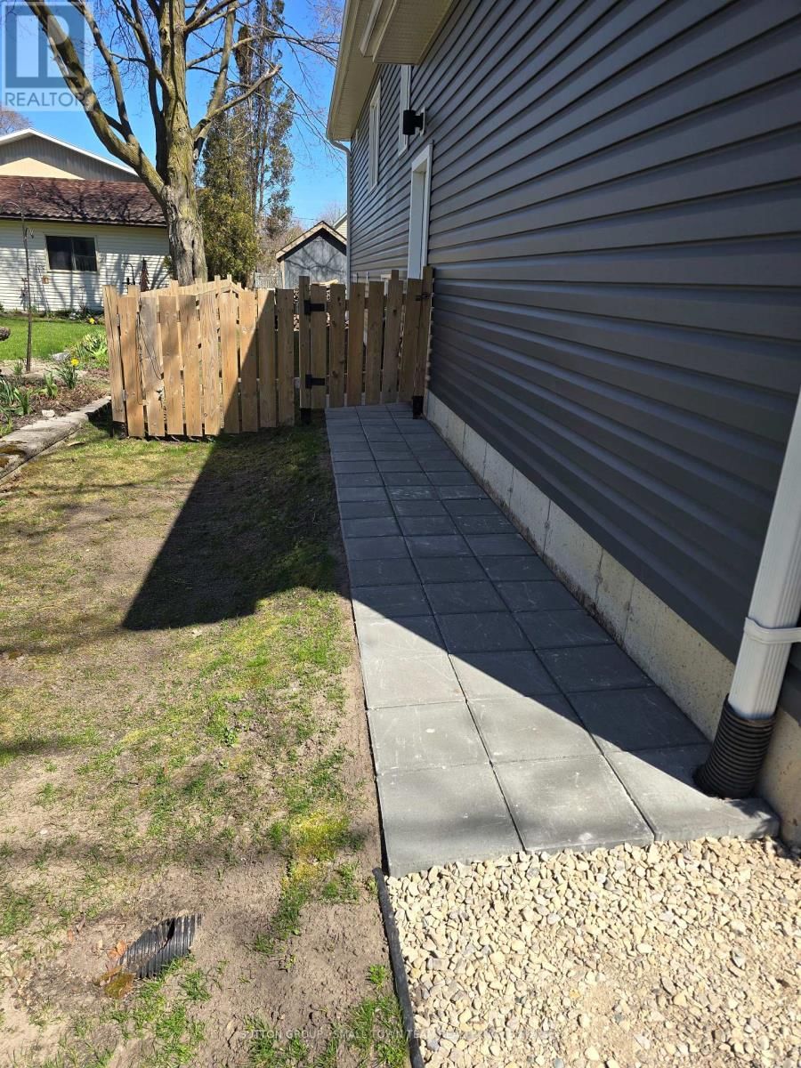 162 ROLAND STREET Image 3