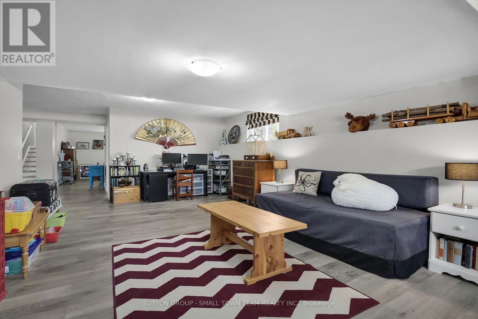 162 ROLAND STREET Image 36
