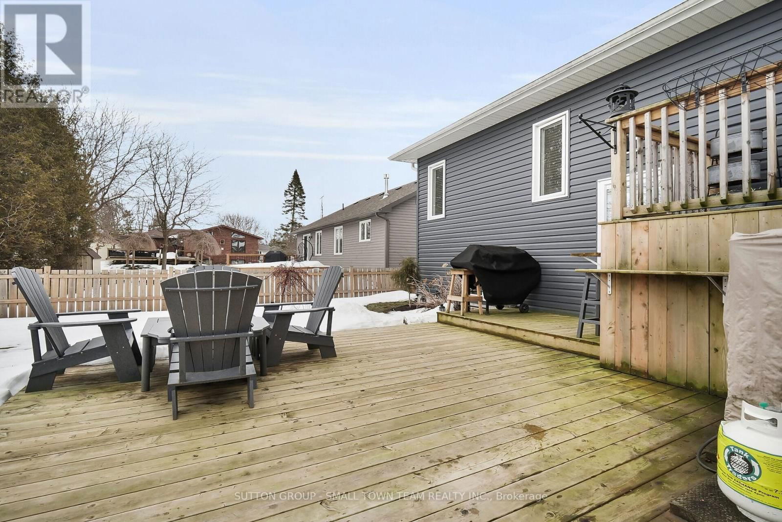 162 ROLAND STREET Image 44