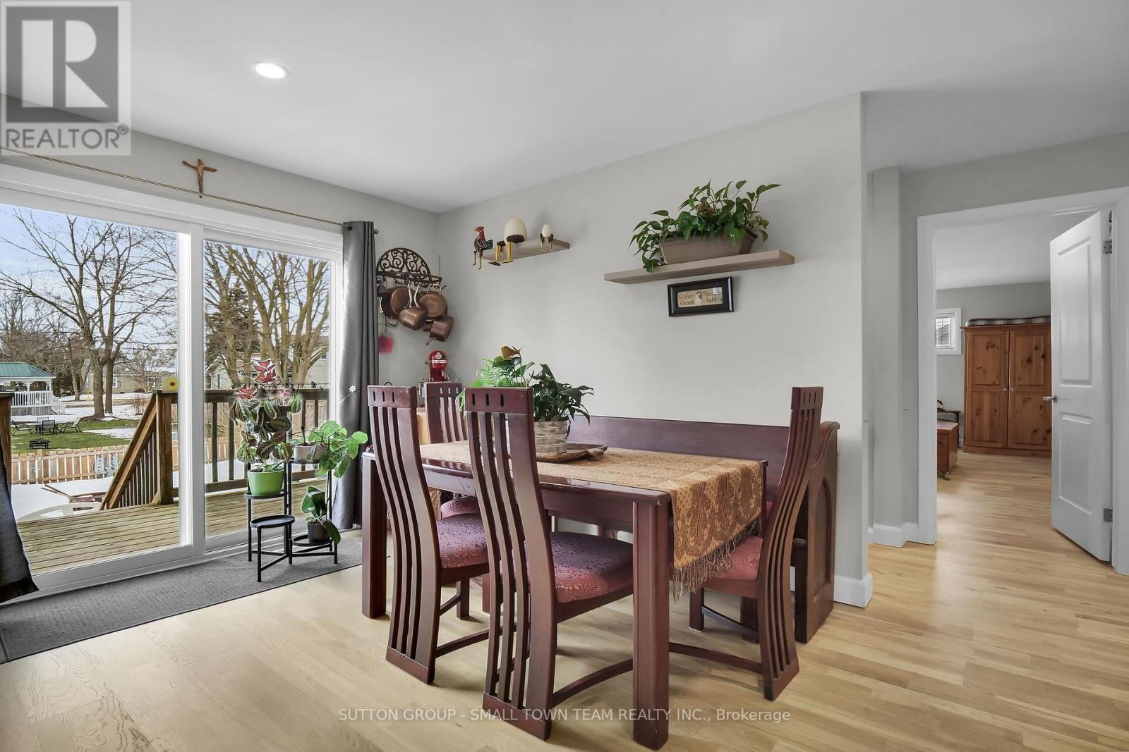 162 ROLAND STREET Image 9