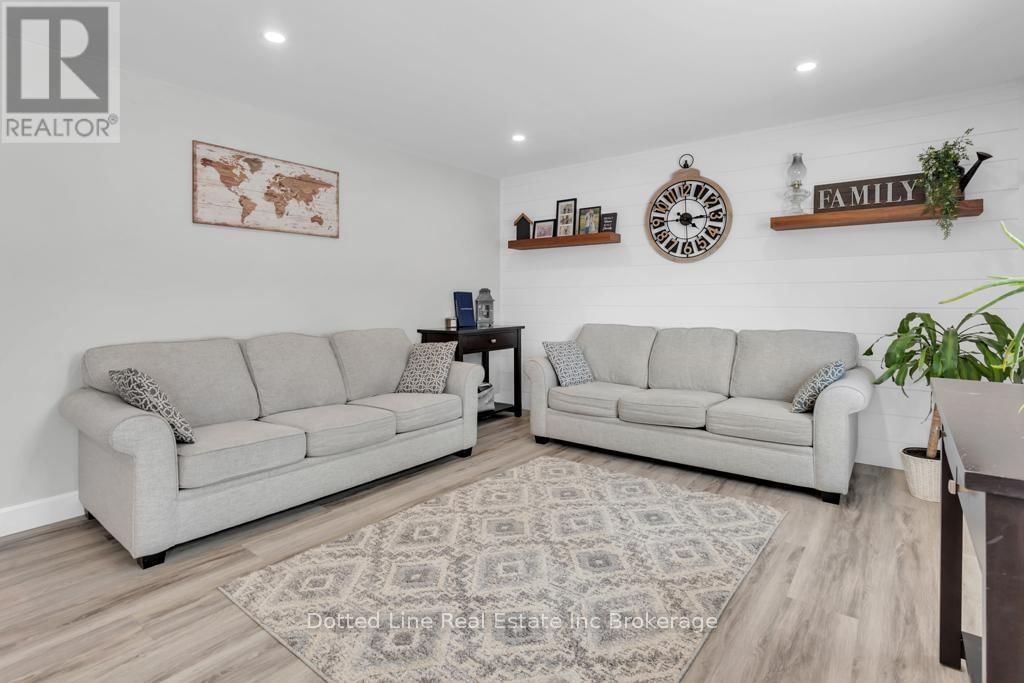 55837 FIFTH STREET Image 10