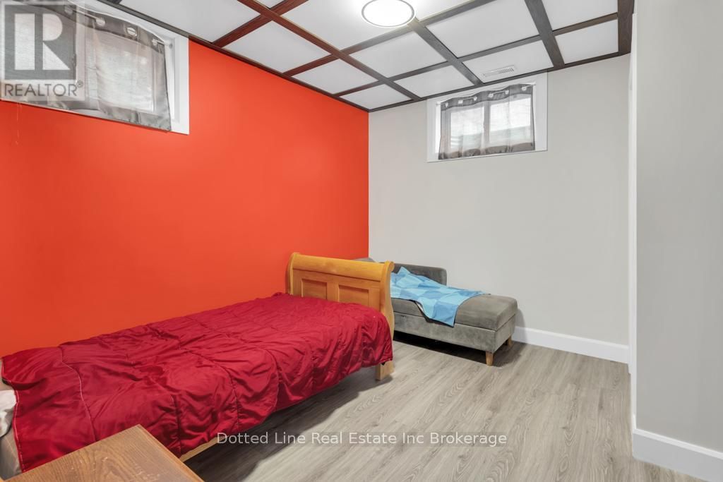 55837 FIFTH STREET Image 19