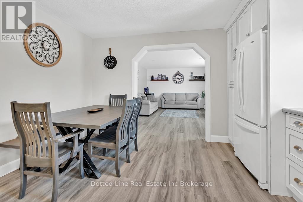 55837 FIFTH STREET Image 9