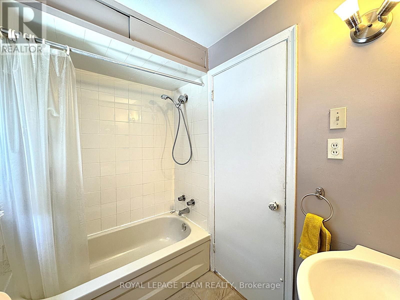 821 EASTBOURNE AVENUE Image 20