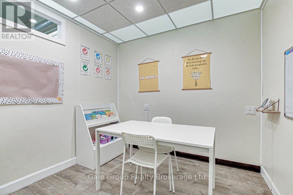 Unit B - 442 DUNDAS STREET Image 13