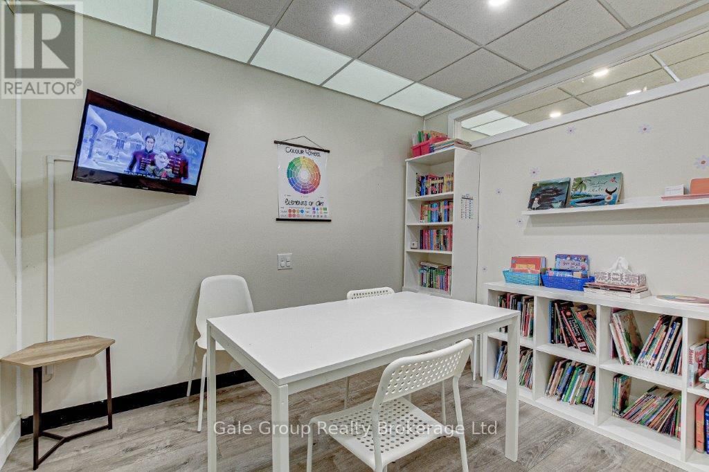Unit B - 442 DUNDAS STREET Image 14