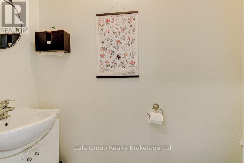 Unit B - 442 DUNDAS STREET Image 16