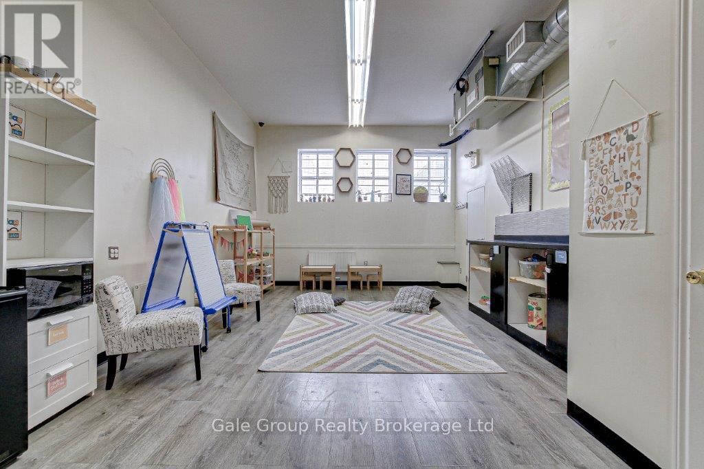 Unit B - 442 DUNDAS STREET Image 6