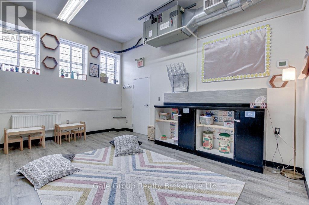 Unit B - 442 DUNDAS STREET Image 8
