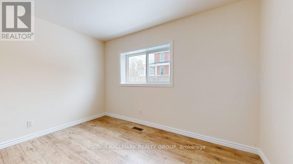 21 ELGIN STREET EAST Image 23