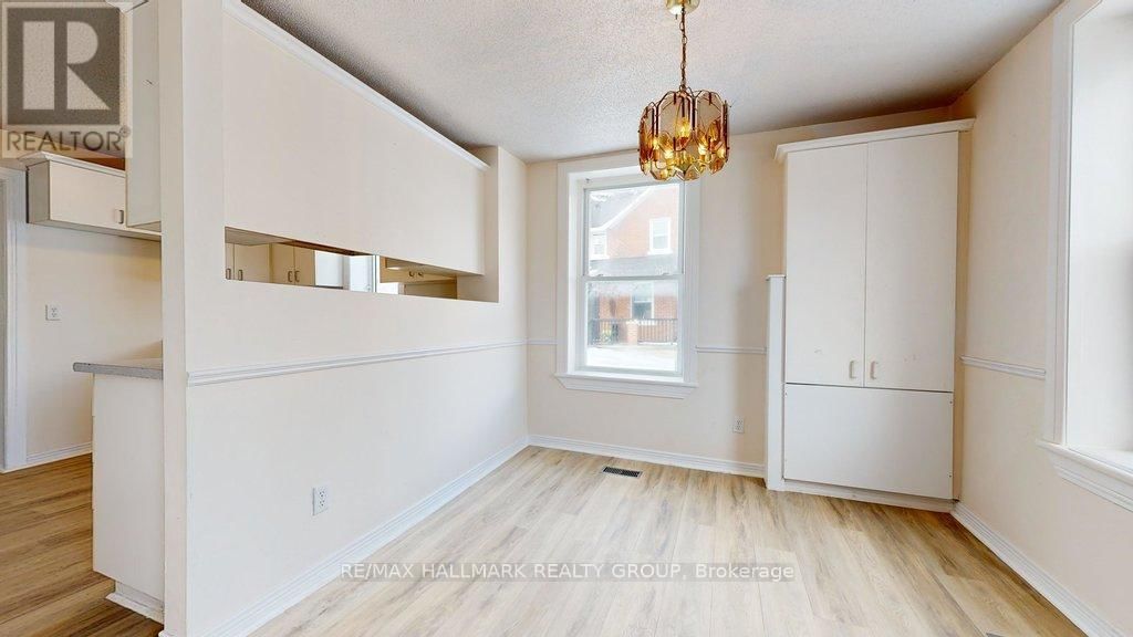 21 ELGIN STREET EAST Image 7