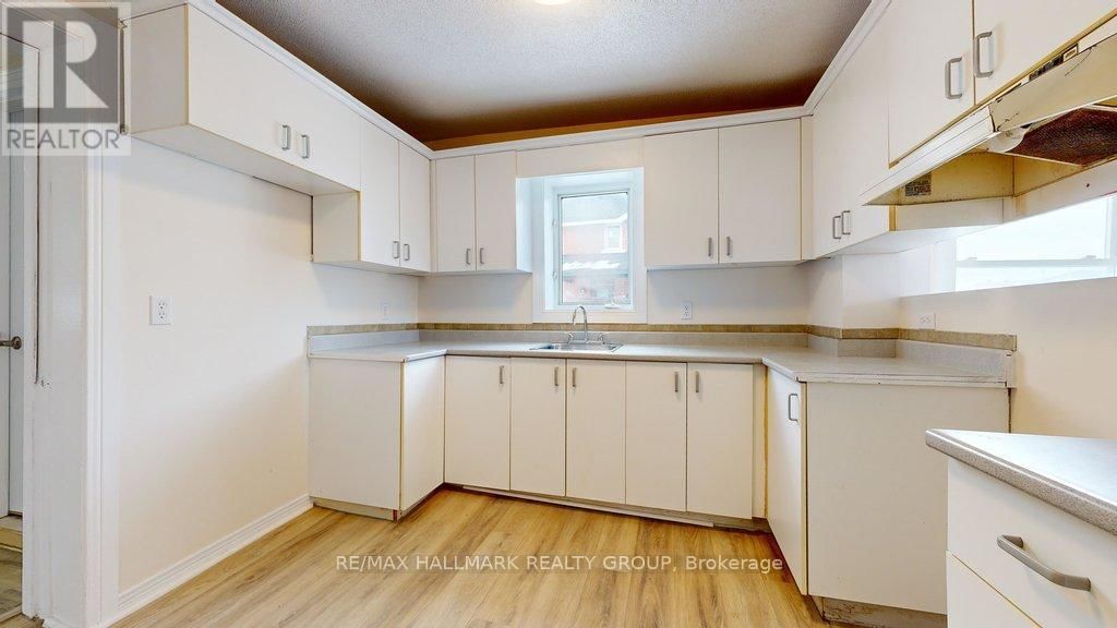 21 ELGIN STREET EAST Image 9