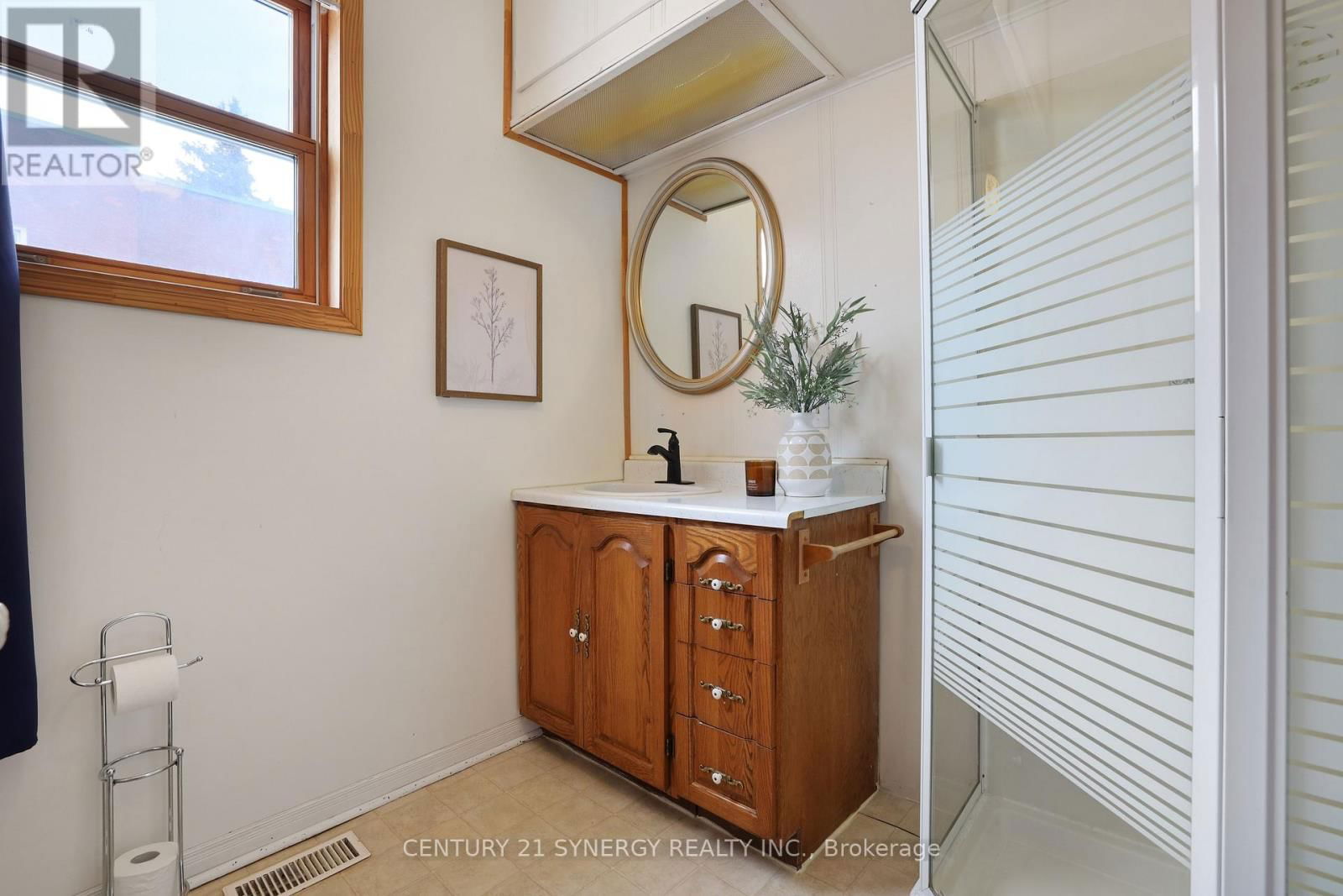 111 BROCKVILLE STREET Image 18