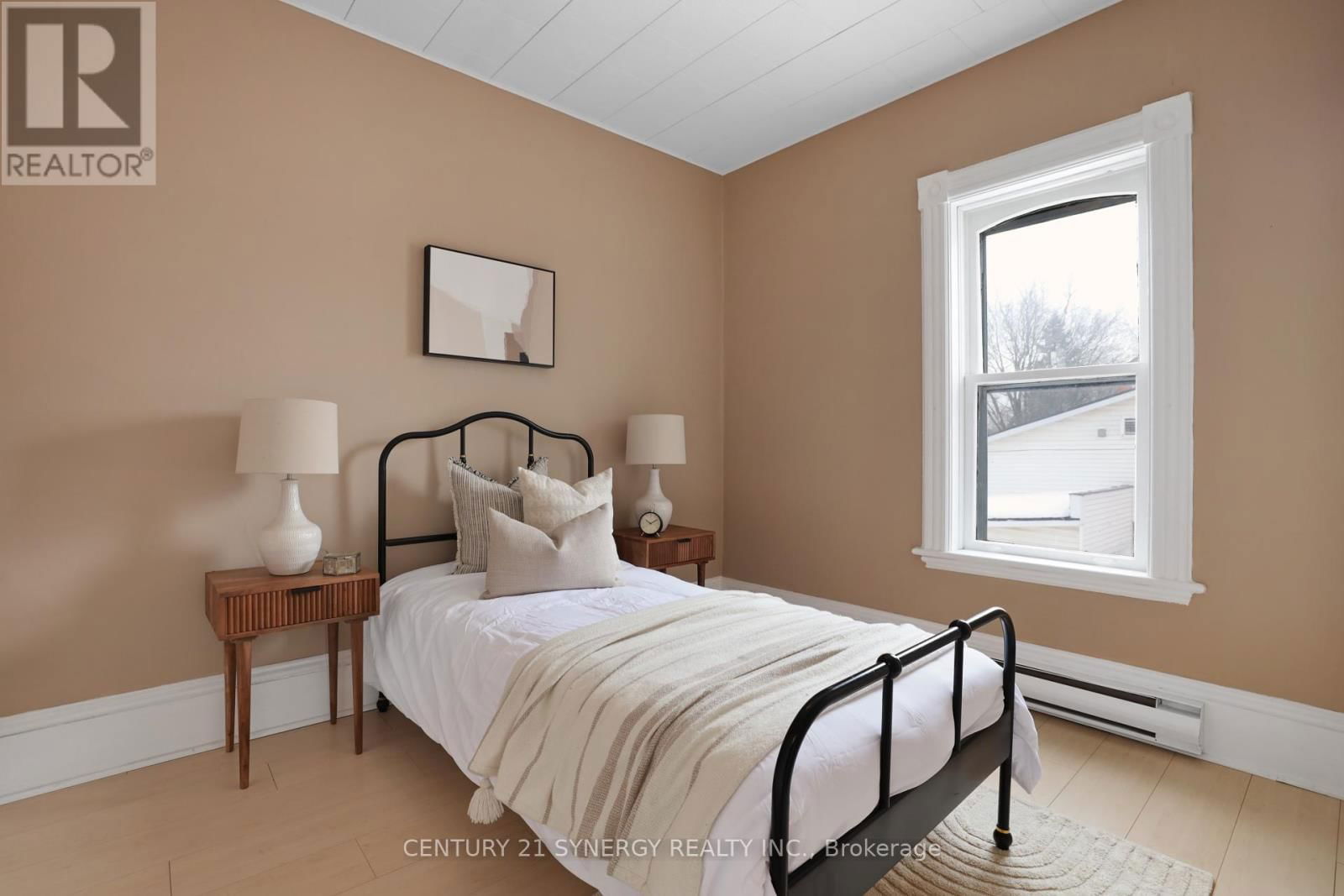 111 BROCKVILLE STREET Image 28