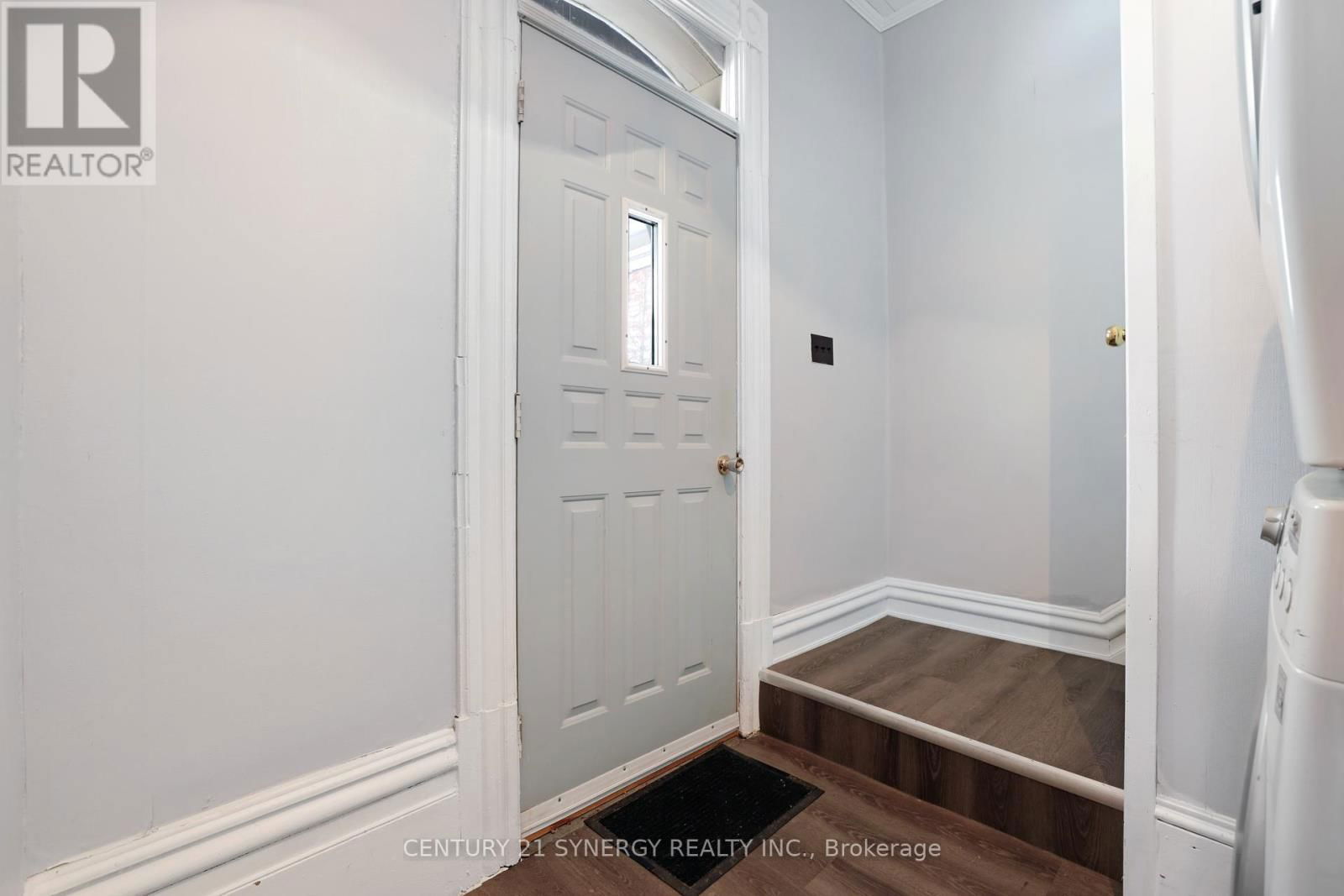 111 BROCKVILLE STREET Image 32