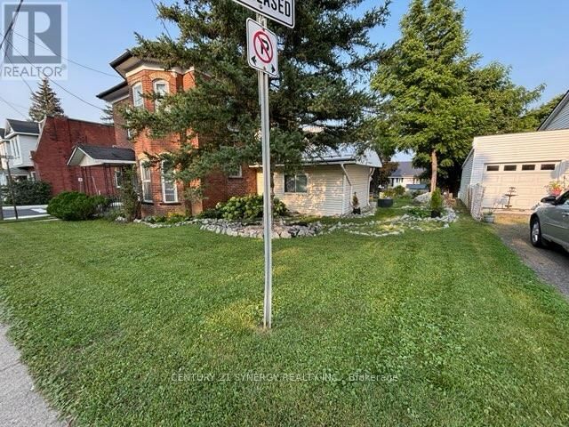 111 BROCKVILLE STREET Image 38