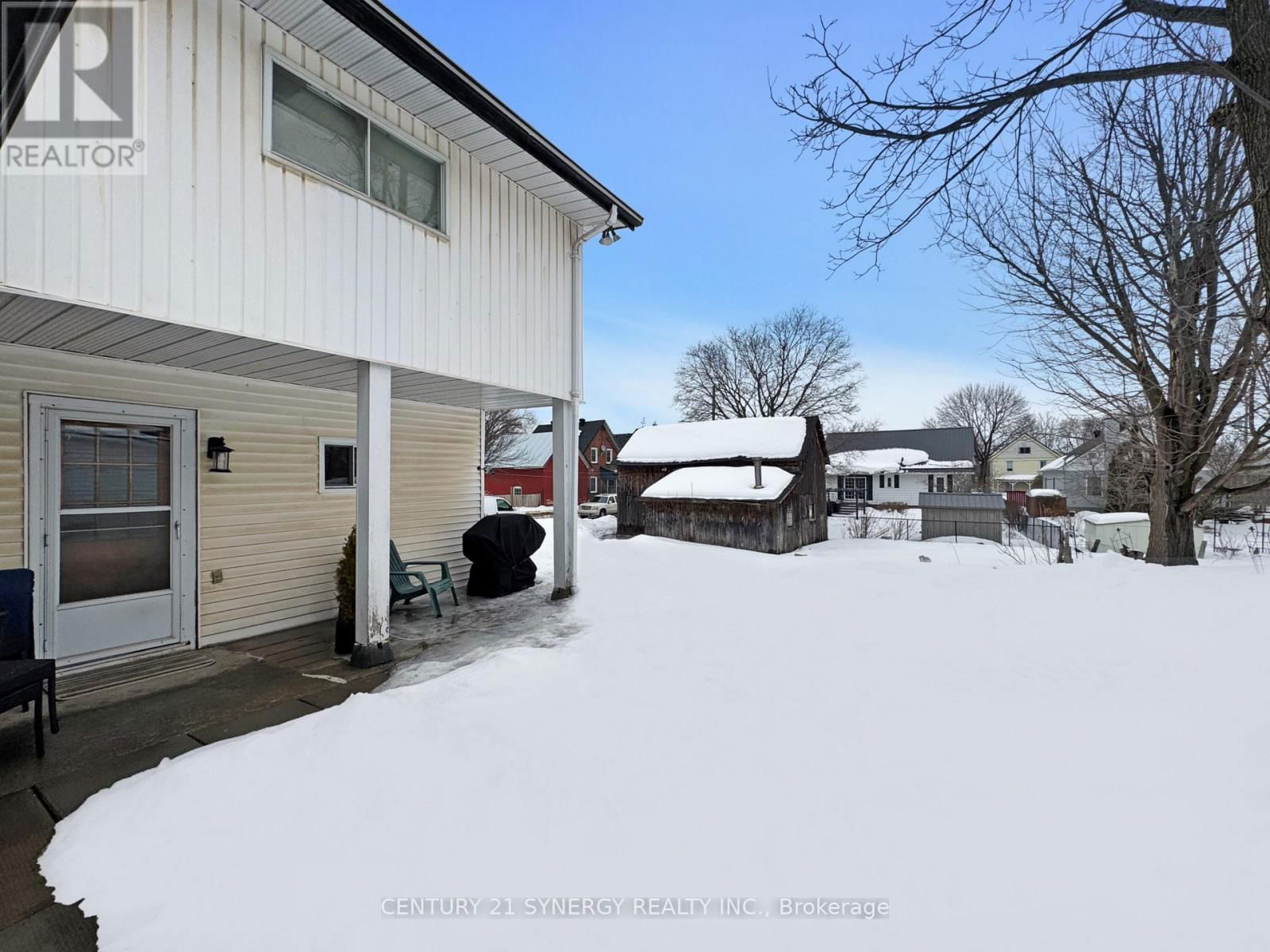 111 BROCKVILLE STREET Image 42