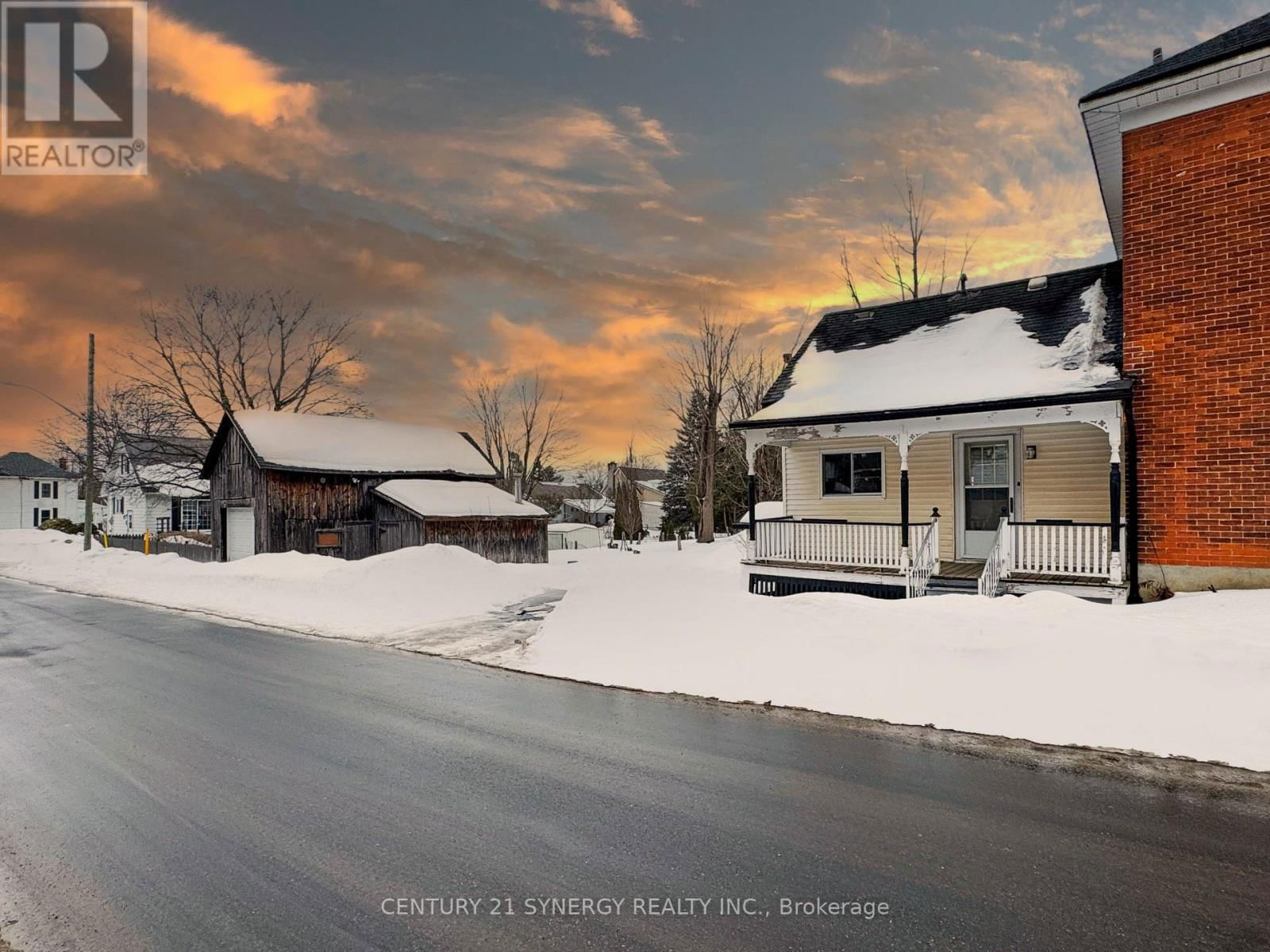 111 BROCKVILLE STREET Image 44