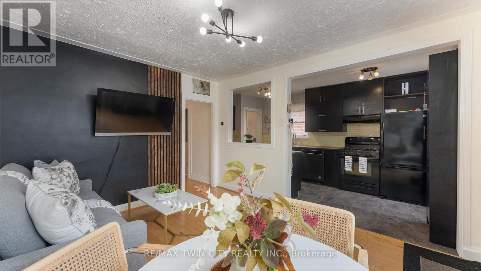 69 LYONS AVENUE Image 16
