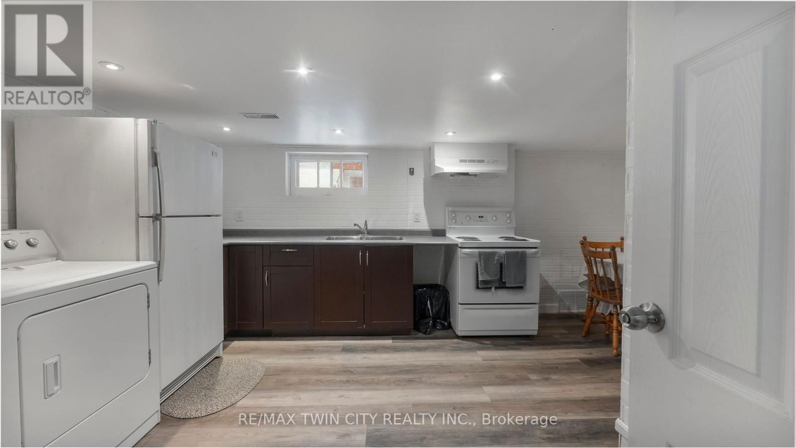 69 LYONS AVENUE Image 26