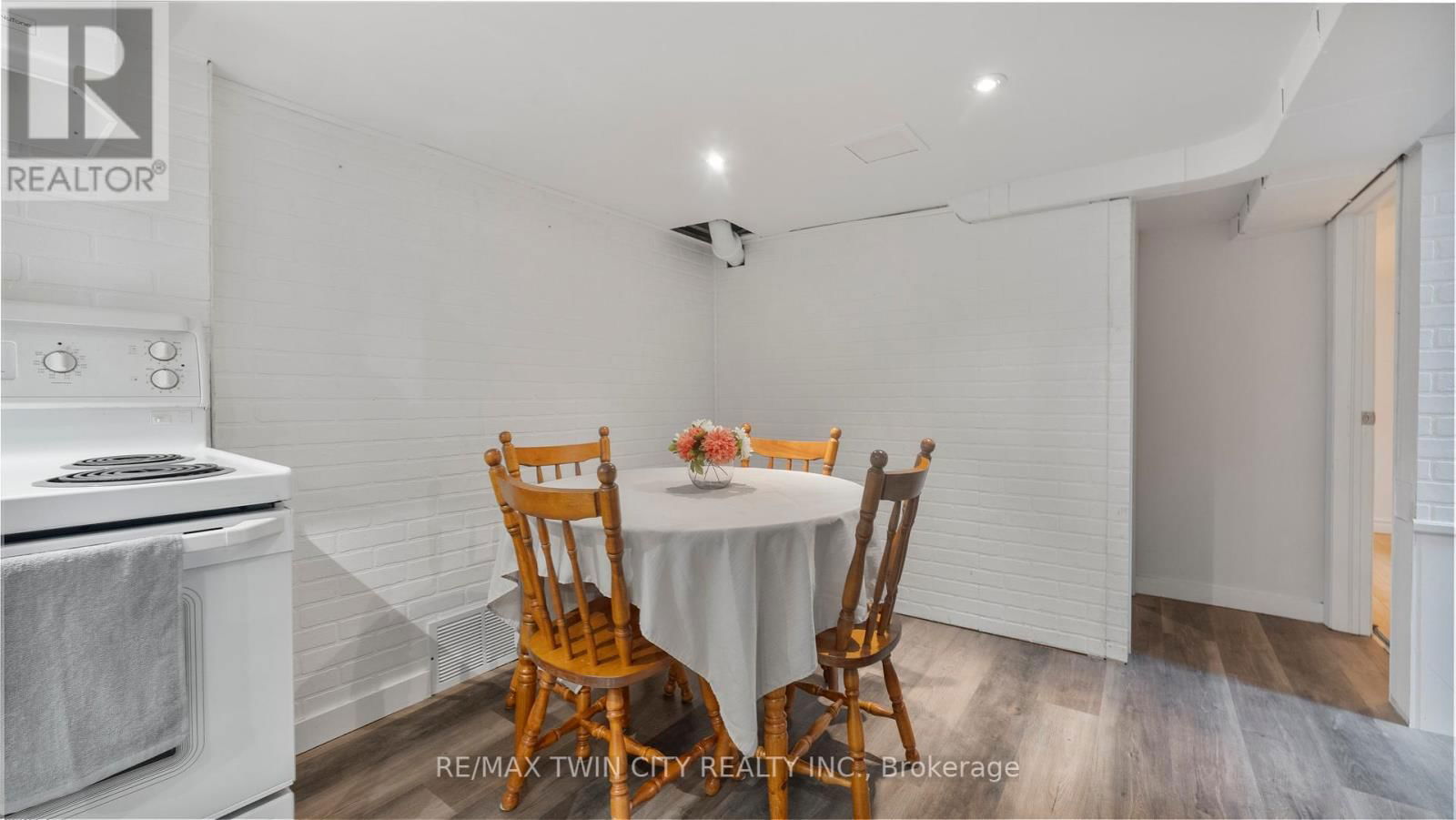 69 LYONS AVENUE Image 28