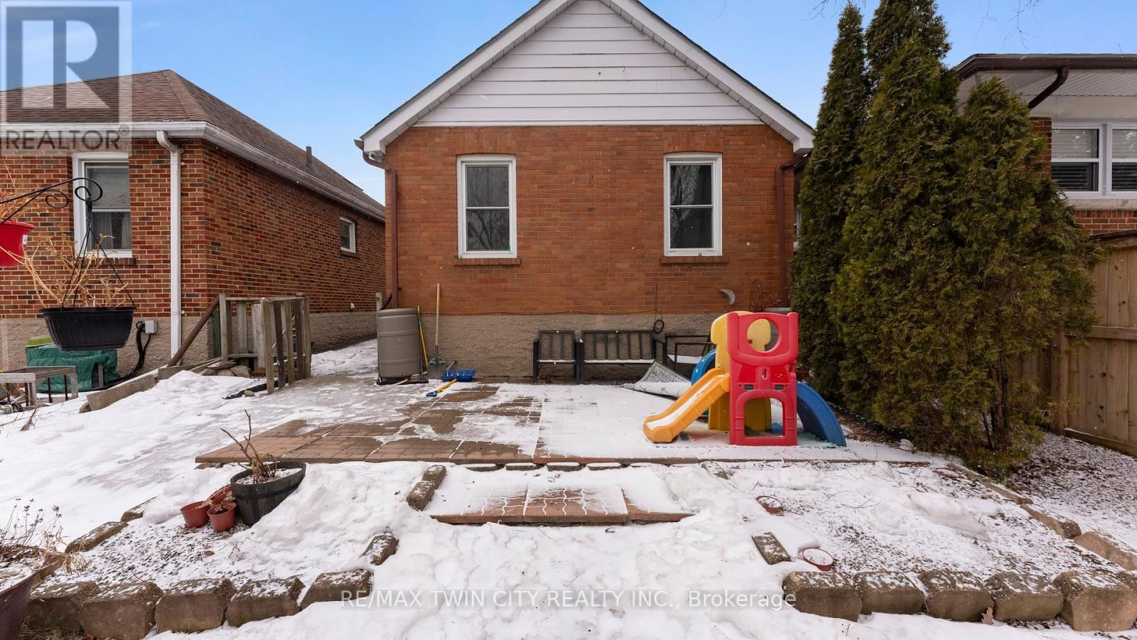 69 LYONS AVENUE Image 36