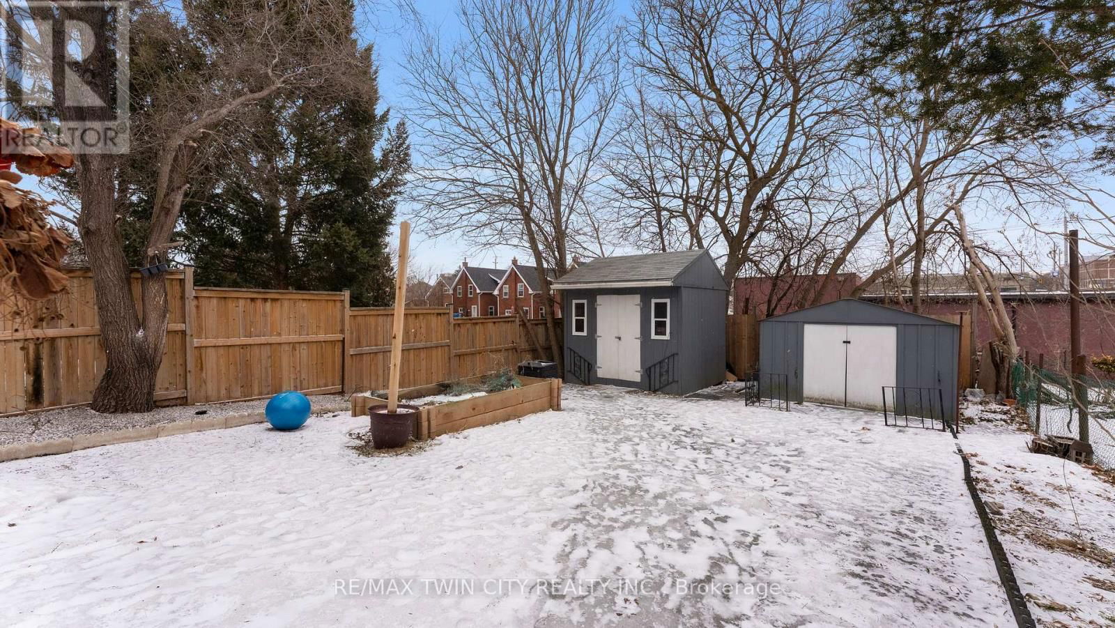 69 LYONS AVENUE Image 37