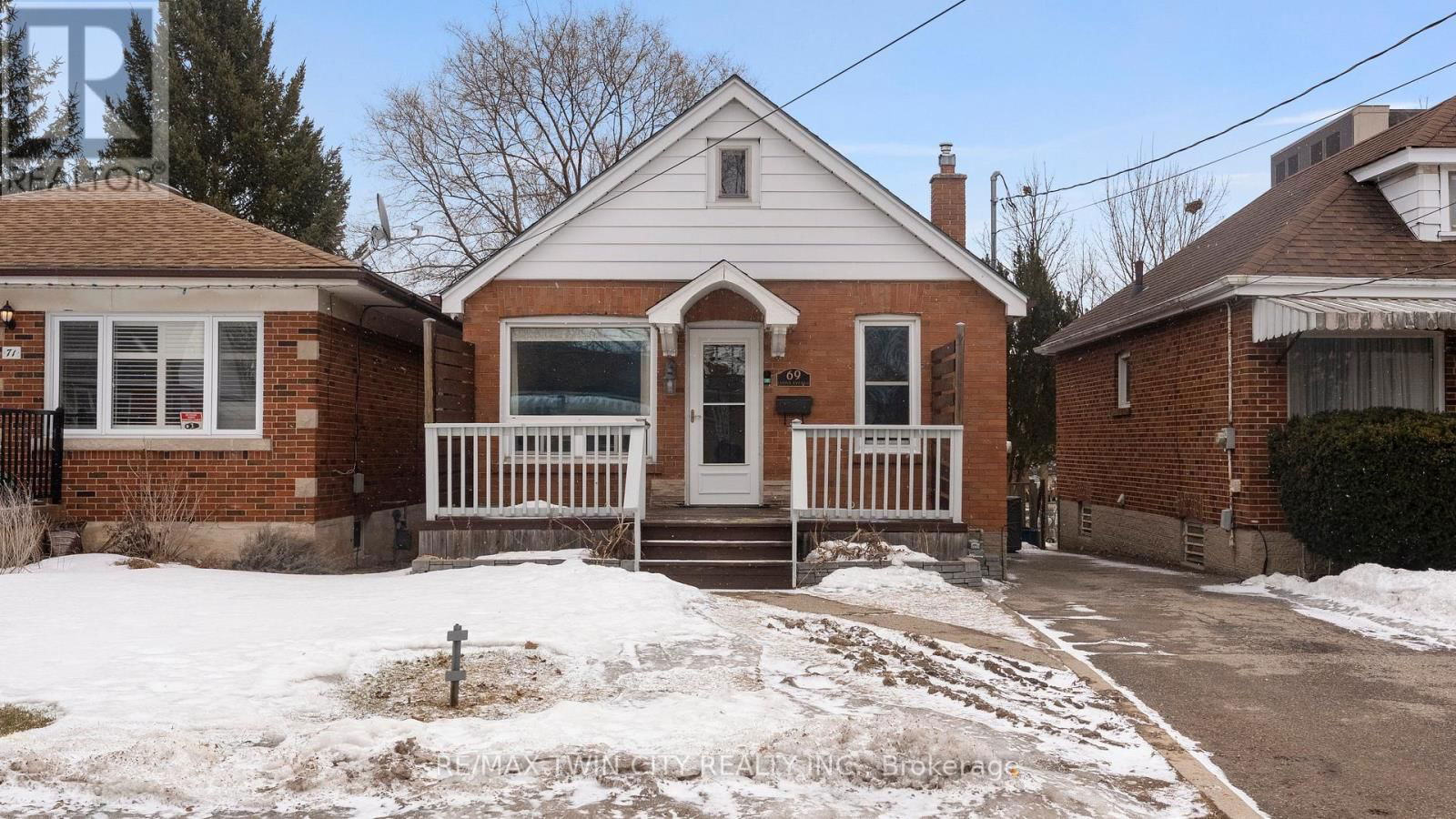 69 LYONS AVENUE Image 4