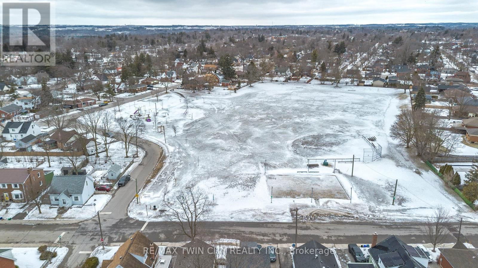 69 LYONS AVENUE Image 44