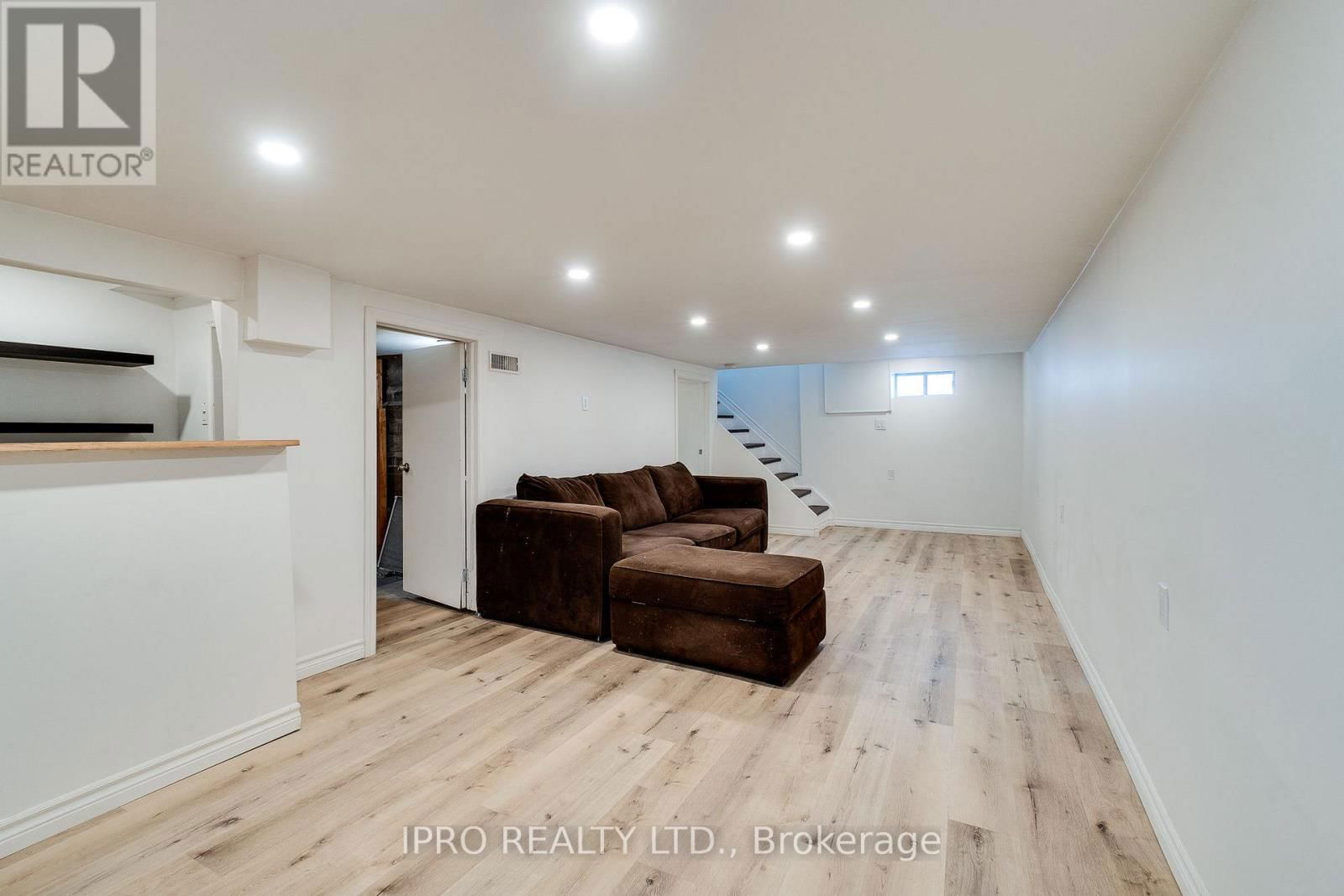 104 FIRST AVENUE Image 18