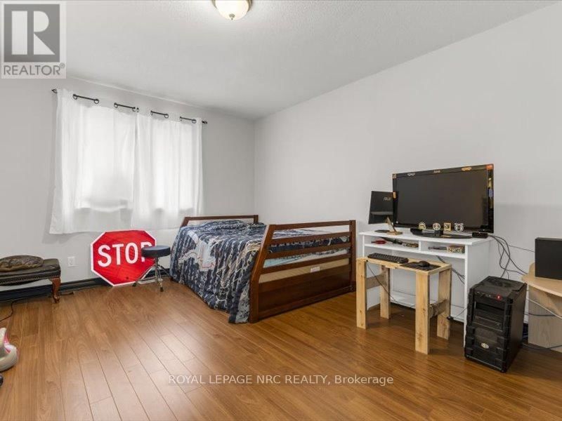358 GRANTHAM AVENUE Image 20